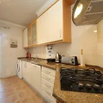 Acacias, Spacious With Sea View Apartman